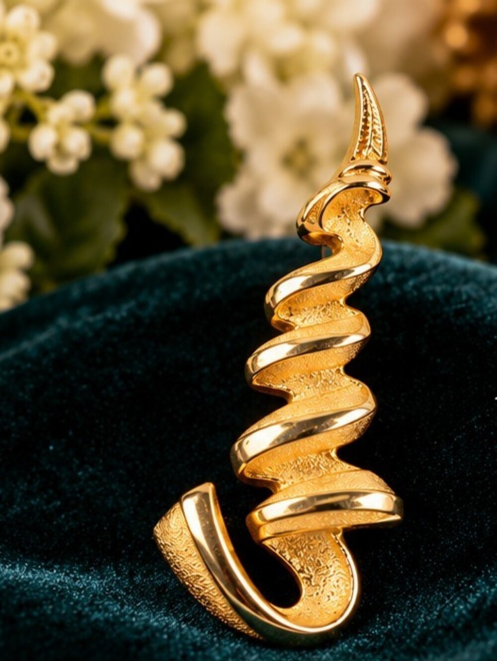 Vintage Tona Gold Tone Abstract Spiral Brooch Modernist Statement Pin